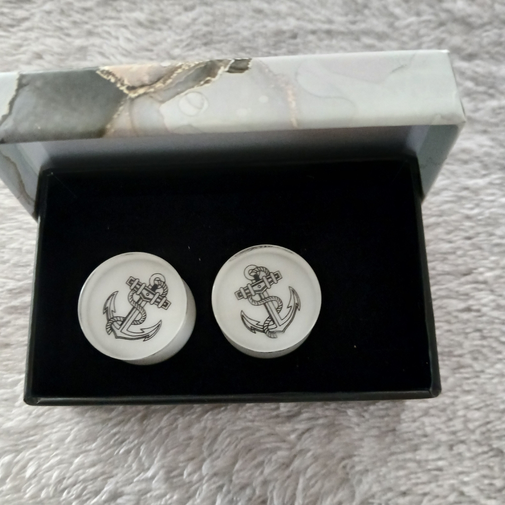 Anchor Design Acrylic Ear Plugs - White